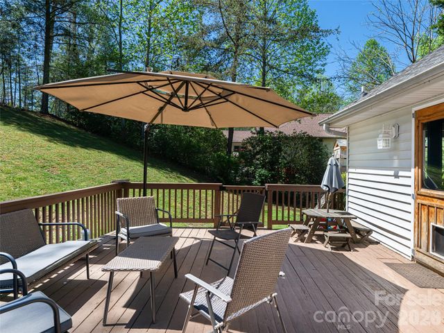 15 Tiffany Lane, Asheville, NC 28804