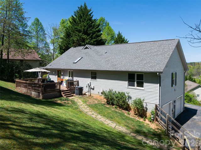 15 Tiffany Lane, Asheville, NC 28804