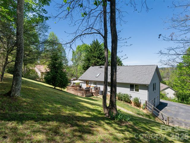15 Tiffany Lane, Asheville, NC 28804
