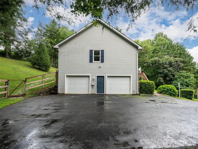15 Tiffany Lane, Asheville, NC 28804