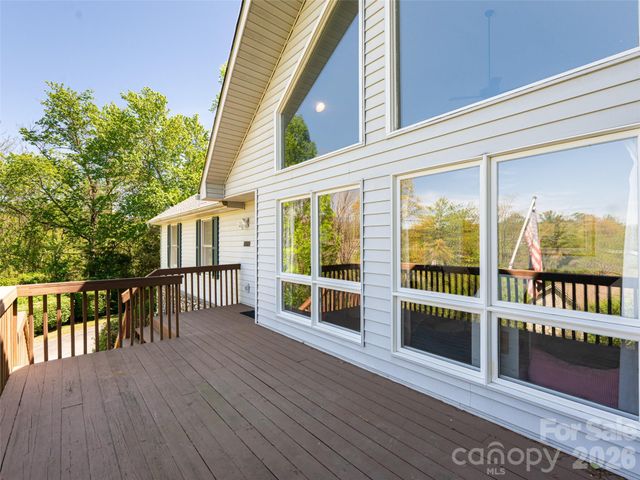 15 Tiffany Lane, Asheville, NC 28804