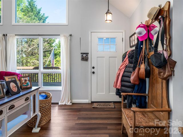 15 Tiffany Lane, Asheville, NC 28804