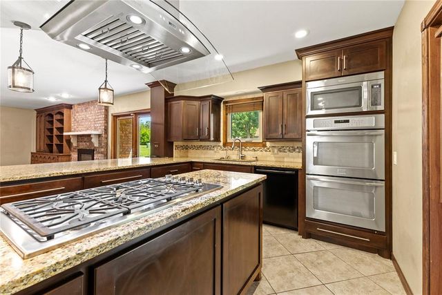2442 Edgewood Drive, Enid, OK 73703