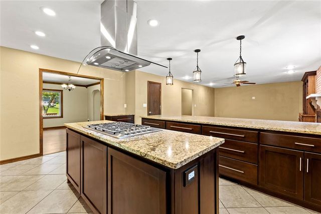 2442 Edgewood Drive, Enid, OK 73703