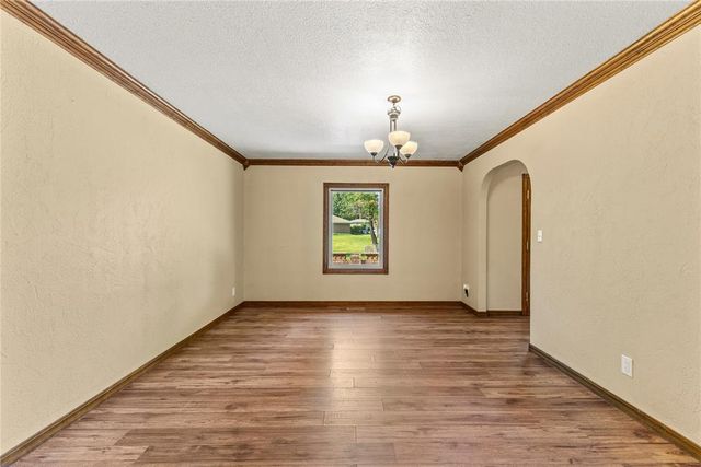 2442 Edgewood Drive, Enid, OK 73703