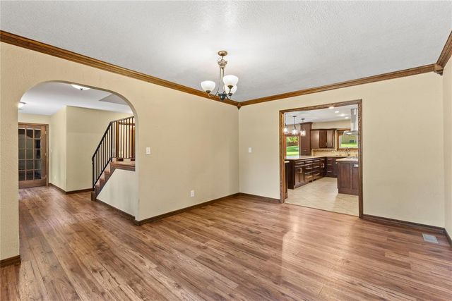 2442 Edgewood Drive, Enid, OK 73703