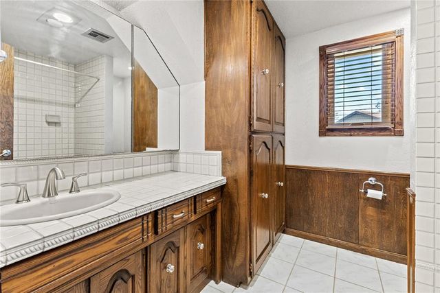2442 Edgewood Drive, Enid, OK 73703