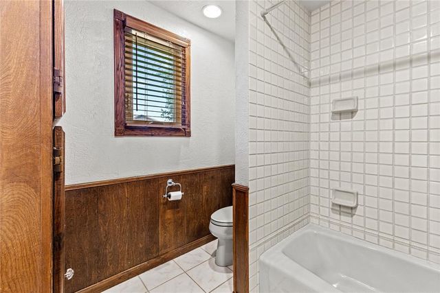 2442 Edgewood Drive, Enid, OK 73703