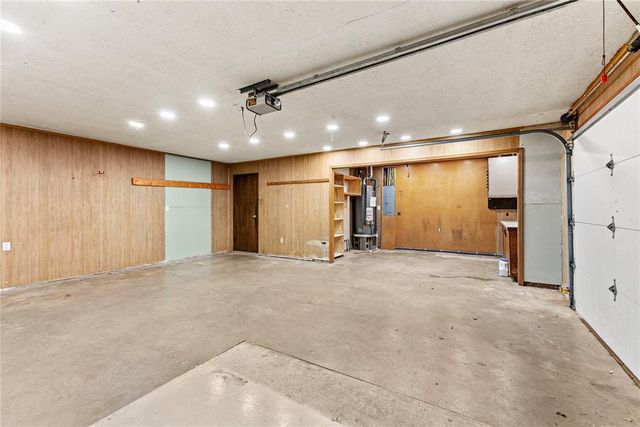 2442 Edgewood Drive, Enid, OK 73703