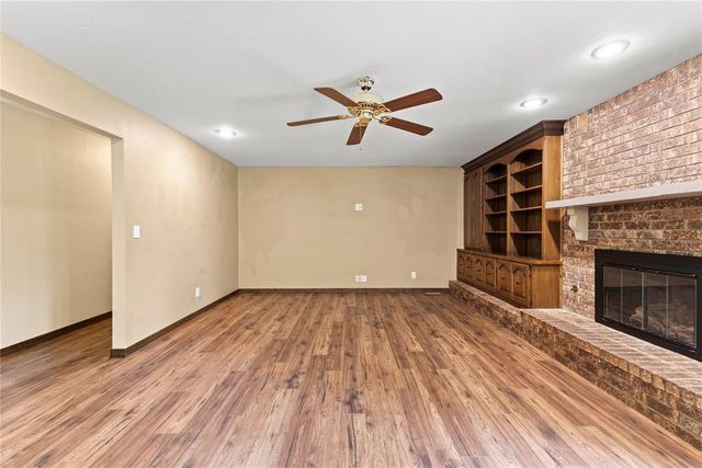 2442 Edgewood Drive, Enid, OK 73703
