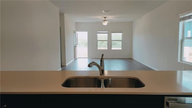 7400 Tonka LN, Austin, TX 78744
