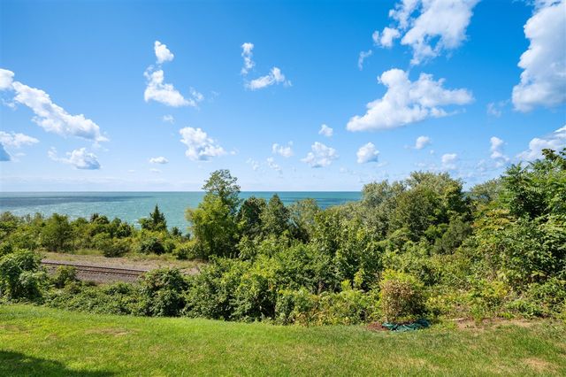 1802 Lakeshore Drive 6, Saint Joseph, MI 49085