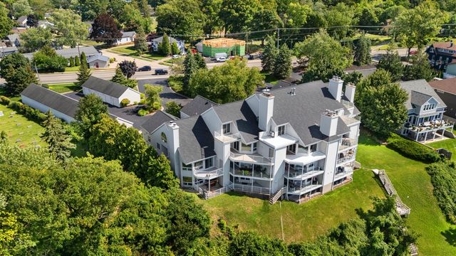 1802 Lakeshore Drive 6, Saint Joseph, MI 49085