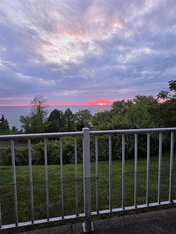 1802 Lakeshore Drive 6, Saint Joseph, MI 49085