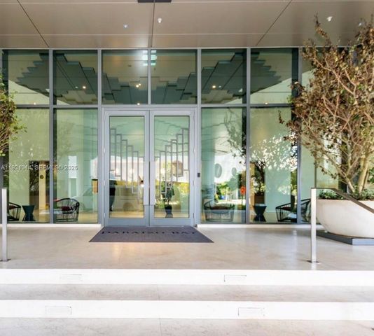 650 NE 32nd St 3106, Miami, FL 33137