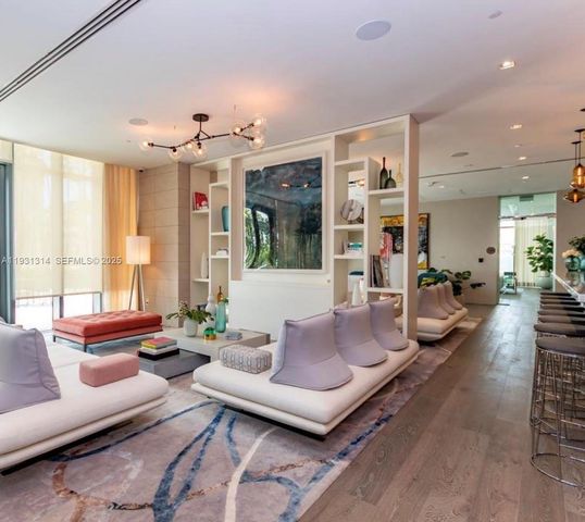 650 NE 32nd St 3106, Miami, FL 33137