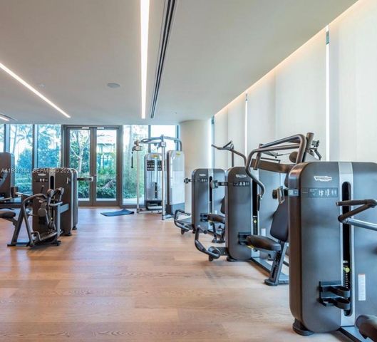 650 NE 32nd St 3106, Miami, FL 33137