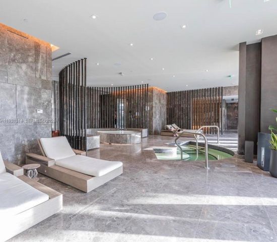 650 NE 32nd St 3106, Miami, FL 33137