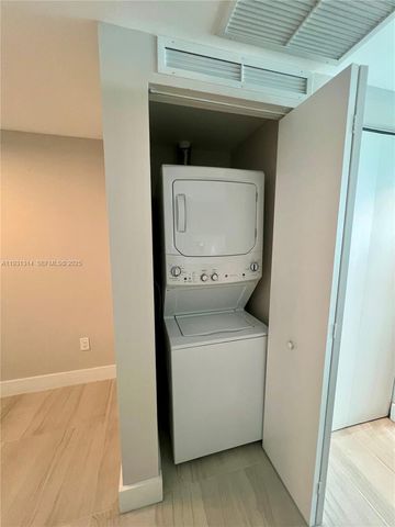 650 NE 32nd St 3106, Miami, FL 33137