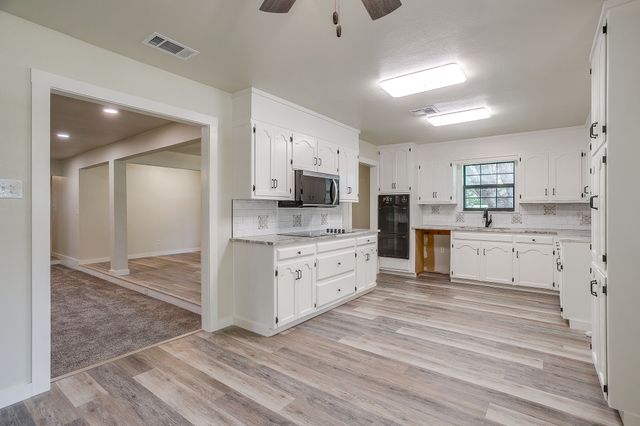 1009 Abbie Lane, Glen Rose, TX 76043