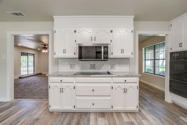 1009 Abbie Lane, Glen Rose, TX 76043