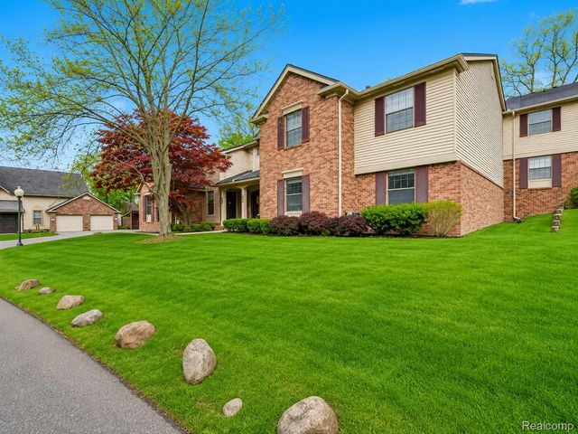 29539 Pine Ridge Circle, Farmington Hills, MI 48331
