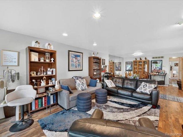29539 Pine Ridge Circle, Farmington Hills, MI 48331
