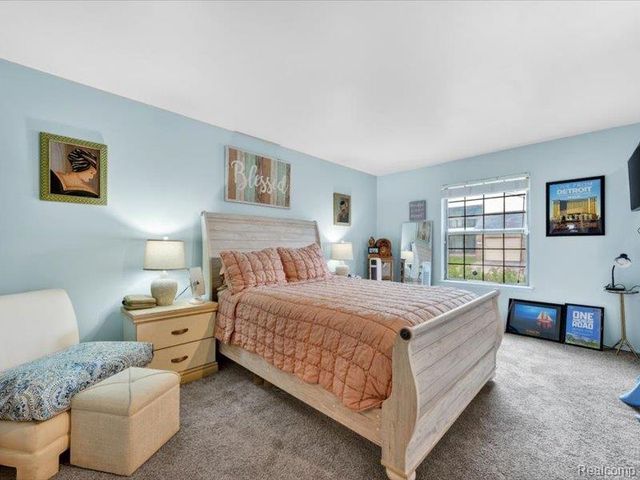 29539 Pine Ridge Circle, Farmington Hills, MI 48331