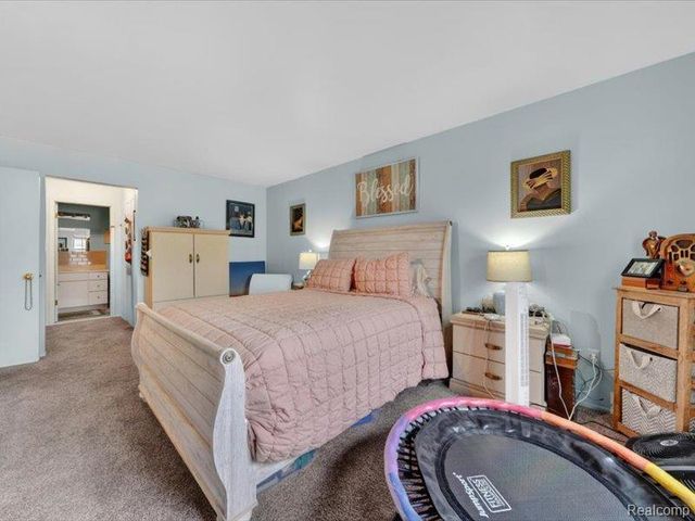 29539 Pine Ridge Circle, Farmington Hills, MI 48331