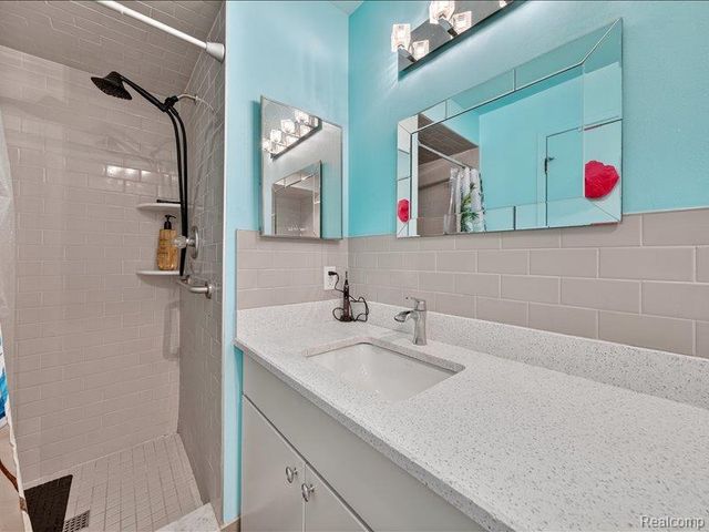 29539 Pine Ridge Circle, Farmington Hills, MI 48331