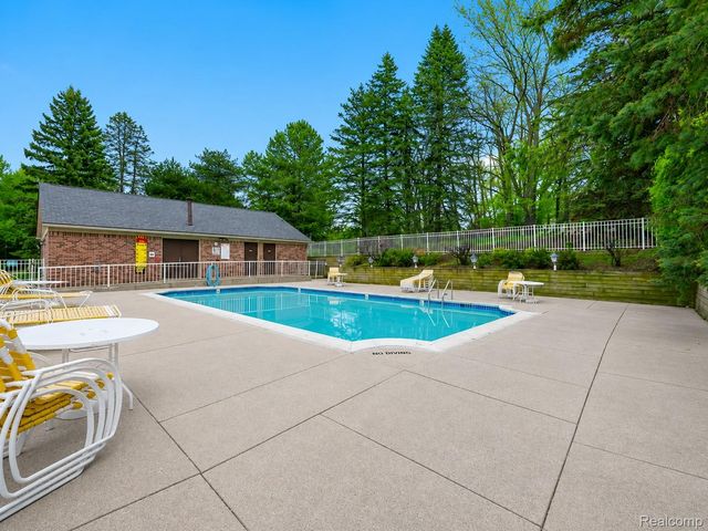 29539 Pine Ridge Circle, Farmington Hills, MI 48331