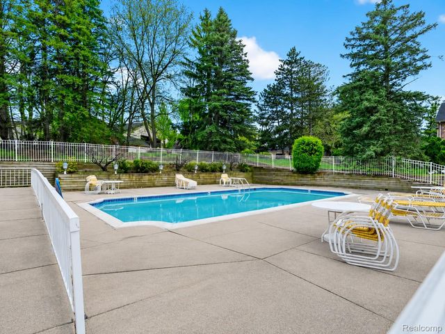 29539 Pine Ridge Circle, Farmington Hills, MI 48331