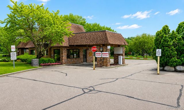29539 Pine Ridge Circle, Farmington Hills, MI 48331