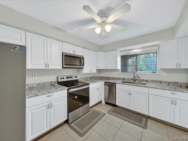 29539 Pine Ridge Circle, Farmington Hills, MI 48331