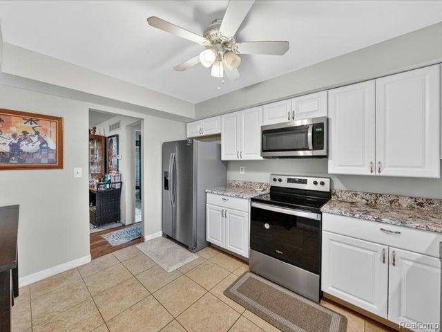 29539 Pine Ridge Circle, Farmington Hills, MI 48331