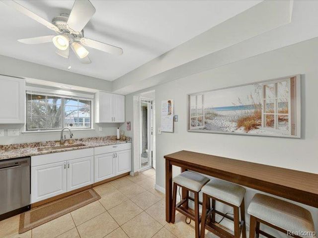 29539 Pine Ridge Circle, Farmington Hills, MI 48331