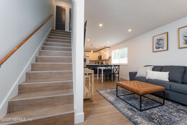 620 6TH Avenue S, Jacksonville Beach, FL 32250