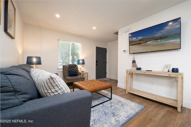 620 6TH Avenue S, Jacksonville Beach, FL 32250