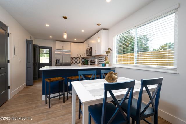 620 6TH Avenue S, Jacksonville Beach, FL 32250