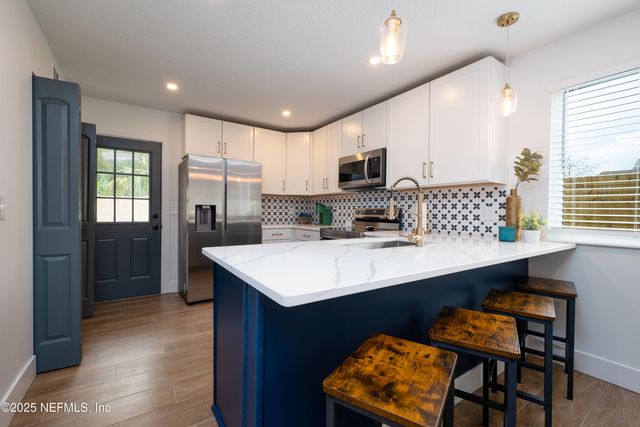 620 6TH Avenue S, Jacksonville Beach, FL 32250