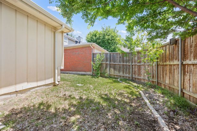 2140 Falcon Ridge Drive, Carrollton, TX 75010