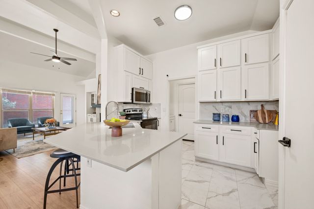 2140 Falcon Ridge Drive, Carrollton, TX 75010