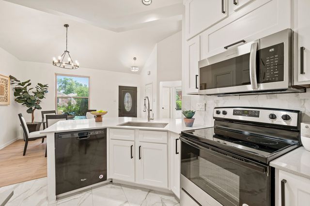 2140 Falcon Ridge Drive, Carrollton, TX 75010