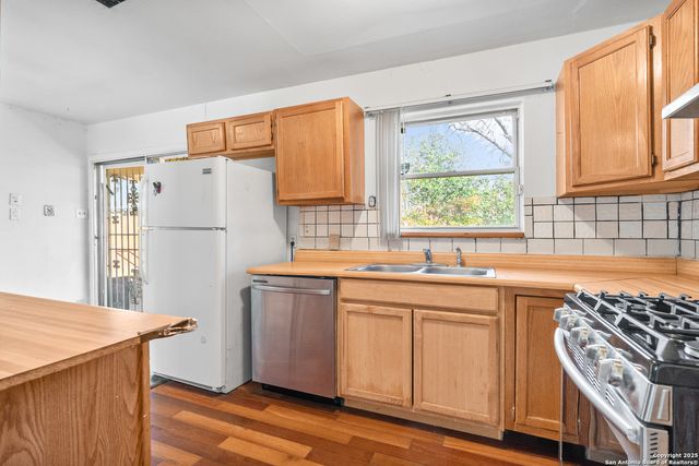 231 Craigmont, San Antonio, TX 78213
