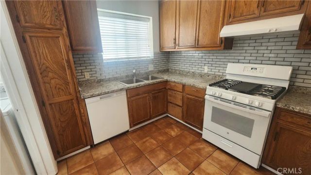 3736 Edgehill, Los Angeles, CA 90018