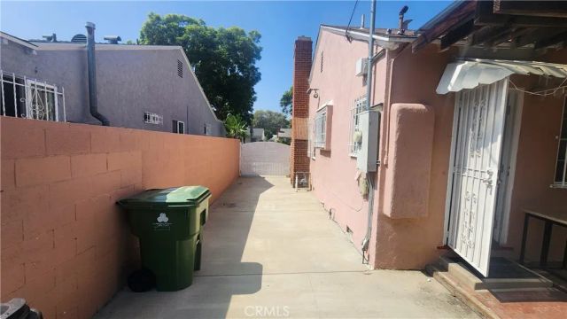 3736 Edgehill, Los Angeles, CA 90018