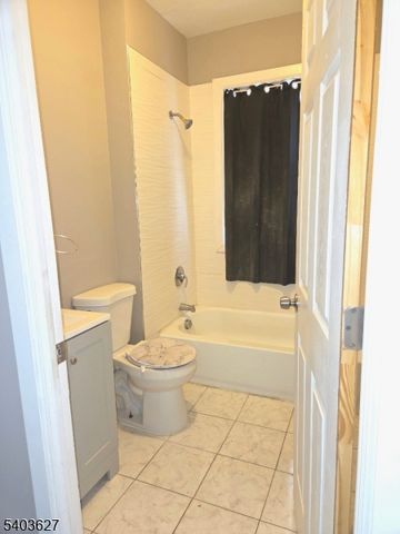 131 N 14Th St, East Orange City, NJ 07017