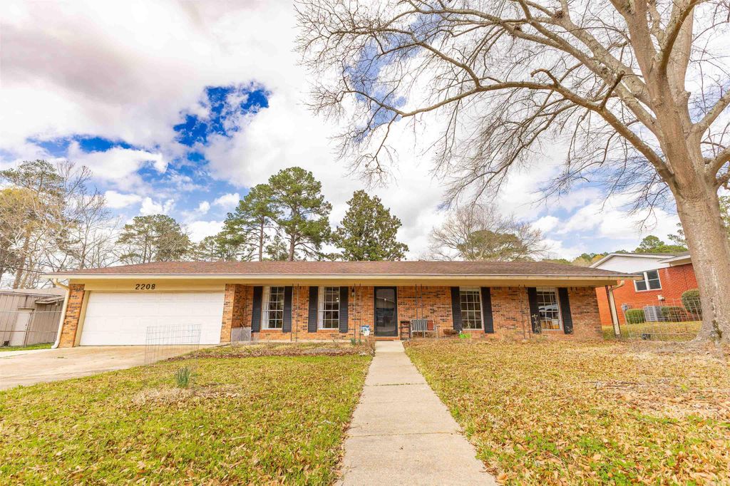 2208 Heron Drive, El Dorado, AR 71730