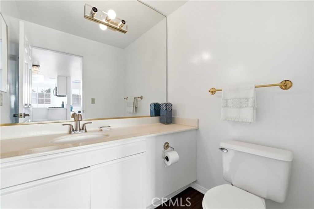 871 S Lucerne 2, Los Angeles, CA 90005