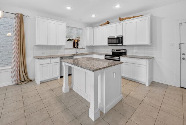 340 Oakbend Drive, Lewisville, TX 75067